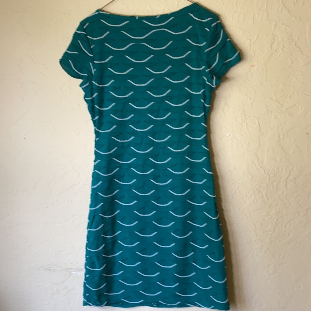 Studio M Beautiful textures green fitted dress Med - Picture 4 of 7